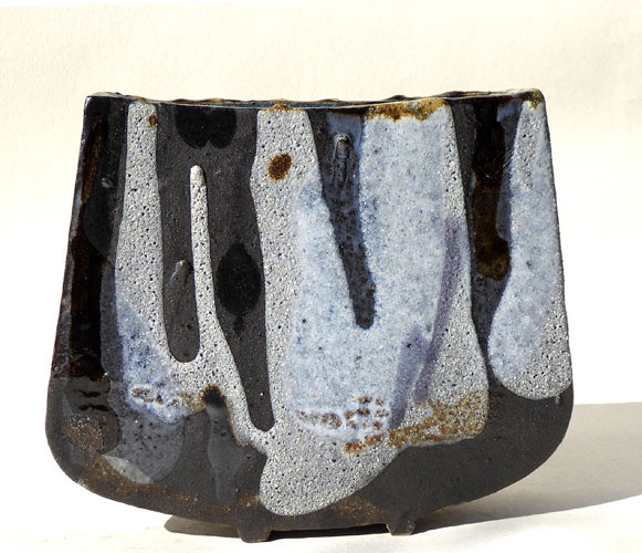 Schwarz/Weiße Vase aus glasiertem Steinzeug / Keramik, des Hamburger Künstlers Jürgen Wulf