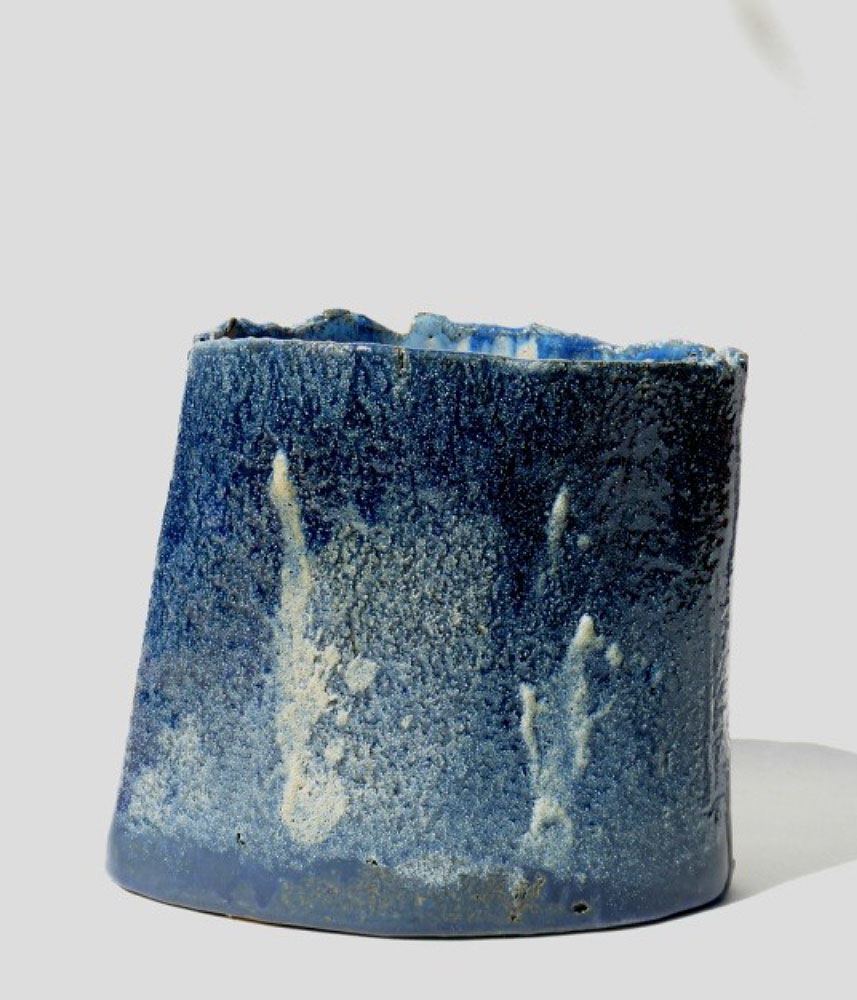 Blaue Vase aus glasiertem Steinzeug / Keramik, des Hamburger Künstlers Jürgen Wulf