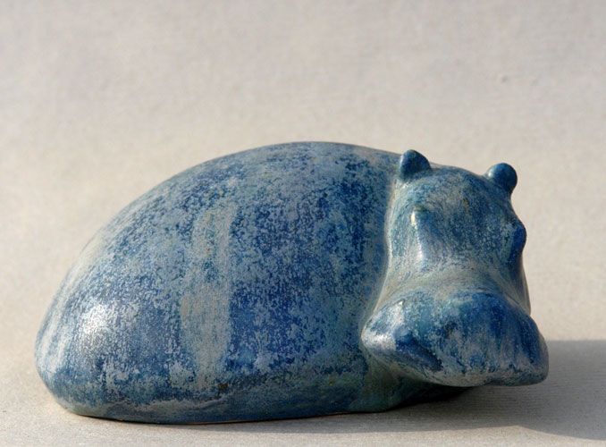 blaues Nilpferd - Kunstwerk - Kunstobjekt aus glasiertem Steinzeug des Künstlers Jürgen Wulf aus Hamburg