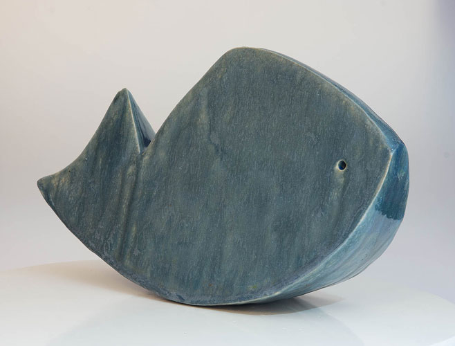 Keramikfisch - Kunstwerk - Kunstobjekt aus glasiertem Steinzeug des Künstlers Jürgen Wulf aus Hamburg