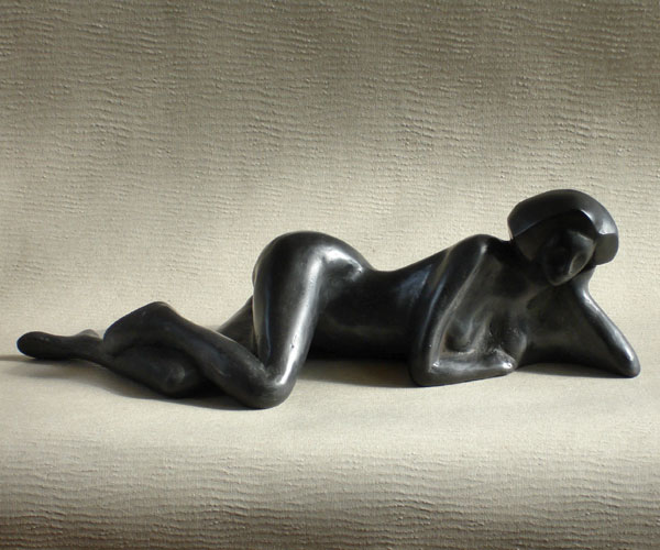 liegende Frau - Bronzestatue - Kunstwerk - Kunstobjekt aus Bronze des Künstlers Jürgen Wulf aus Hamburg